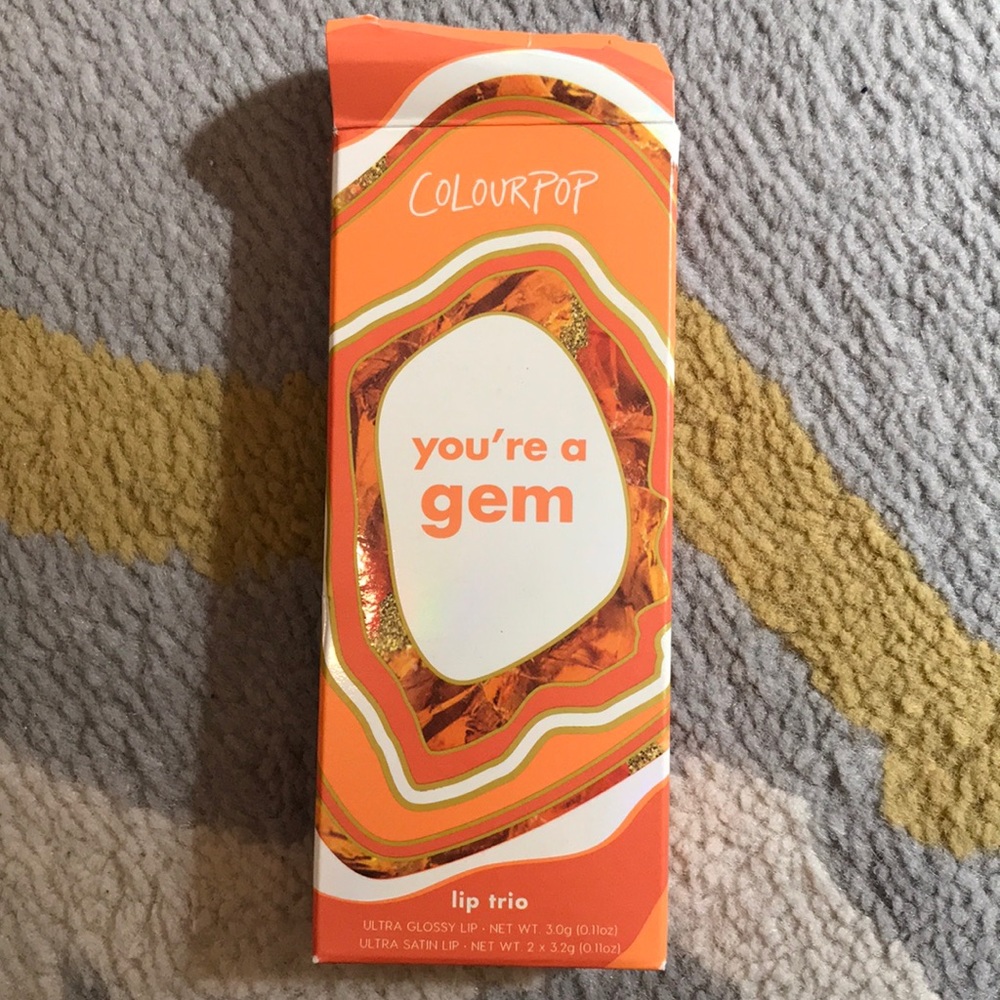 BRAND NEW 3 pack Lipstick NEVER USED IN ORIGINAL